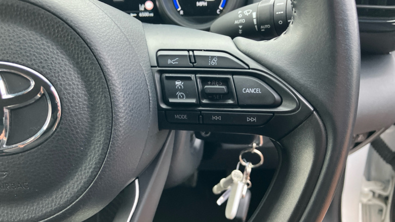 Toyota Yaris 1.5 Hybrid Design 5dr CVT Hybrid Hatchback